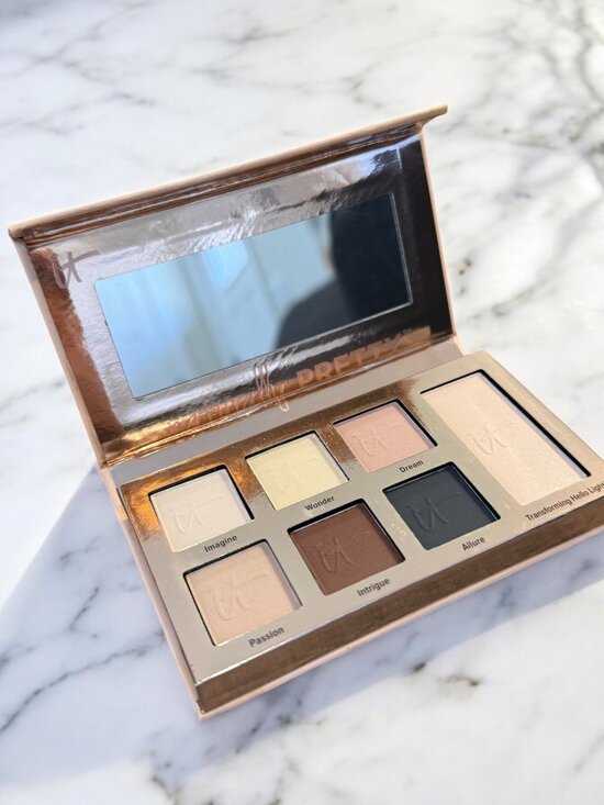 It Cosmetics NEW Naturally Pretty Matte Luxe Transforming Eyeshadow Palette - Picture 10 of 10